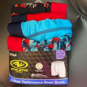 New 4 Pairs Athletic Works Boys Briefs 14/16
